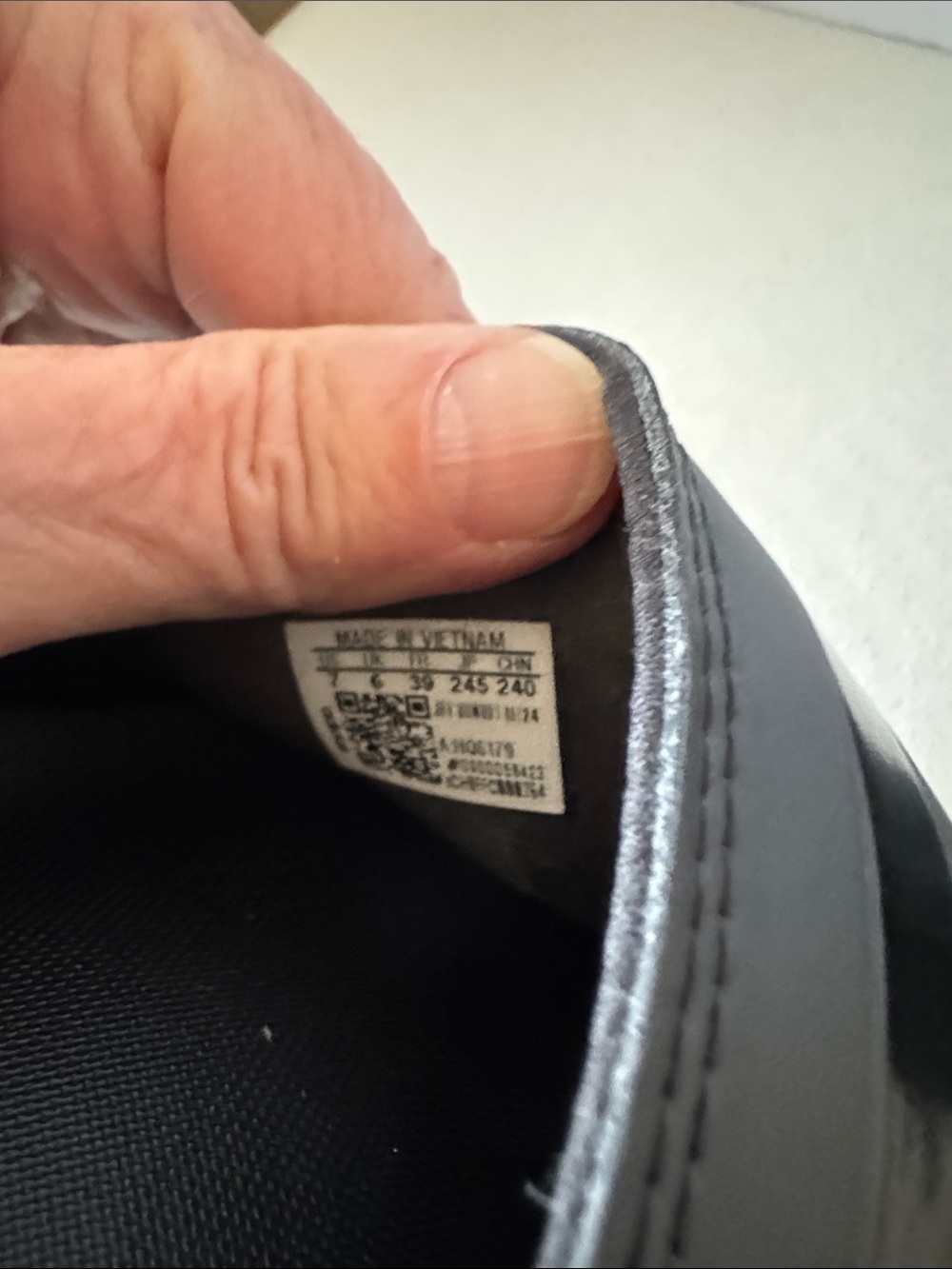Adidas platform slides - Picture 5 of 7